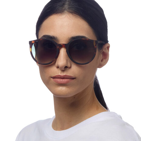 Okkia - Zonnebril BERLINO Round Zonnebril Classic Havana OK045-CH – Rond Soft-Touch Montuur met Bruine Gradiëntglazen en UV400