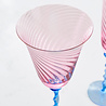 Melting Pot - Wijnglas Swirl Roze Blauw Glas 10x23cm Melting Pot - Wijnglas Swirl Roze Blauw Glas 10x23cm