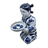 Melting Pot - Handgemaakt Beeld van Chinese Vrouw met Schaaltje in Blauw-Wit Keramiek 14x30cm Melting Pot - Handgemaakt Beeld van Chinese Vrouw met Schaaltje in Blauw-Wit Keramiek 14x30cm