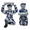 Melting Pot - Handgemaakt Beeld van Chinese Vrouw met Schaaltje in Blauw-Wit Keramiek 14x30cm Melting Pot - Handgemaakt Beeld van Chinese Vrouw met Schaaltje in Blauw-Wit Keramiek 14x30cm