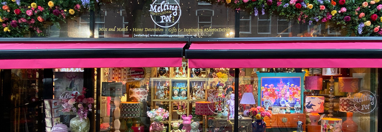 ZIEN: Etalage styling augustus 2025 ZIEN: Etalage styling augustus 2025