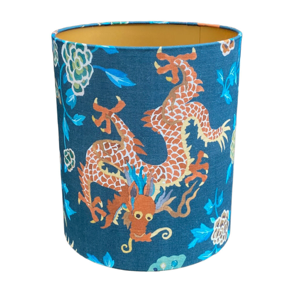 Melting Pot - Lampenkap Orange Dragon on Blue 30x35cm Melting Pot - Lampenkap Orange Dragon on Blue 30x35cm