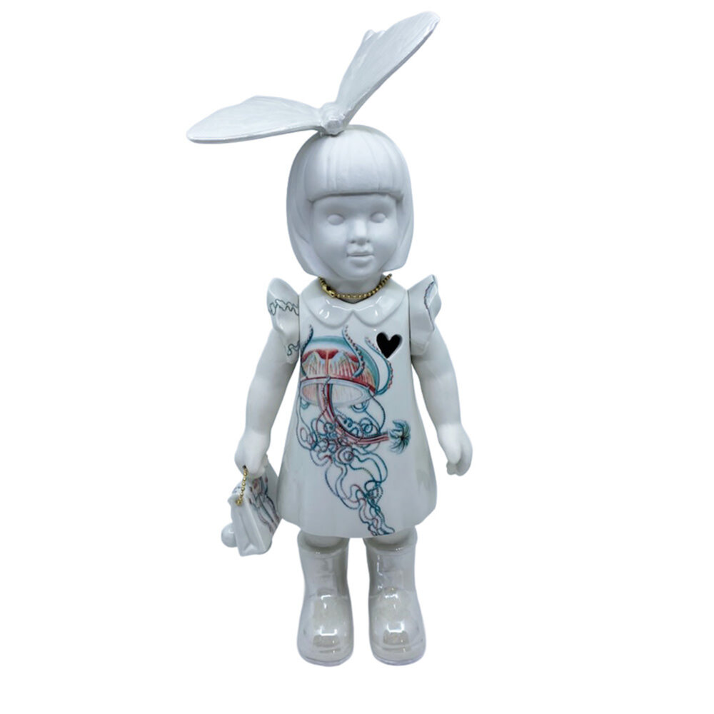 Lammers en Lammers - Femke met Vlinder en Handtas Porselein 14x34cm design B Lammers en Lammers - Femke met Vlinder en Handtas Porselein 14x34cm design B