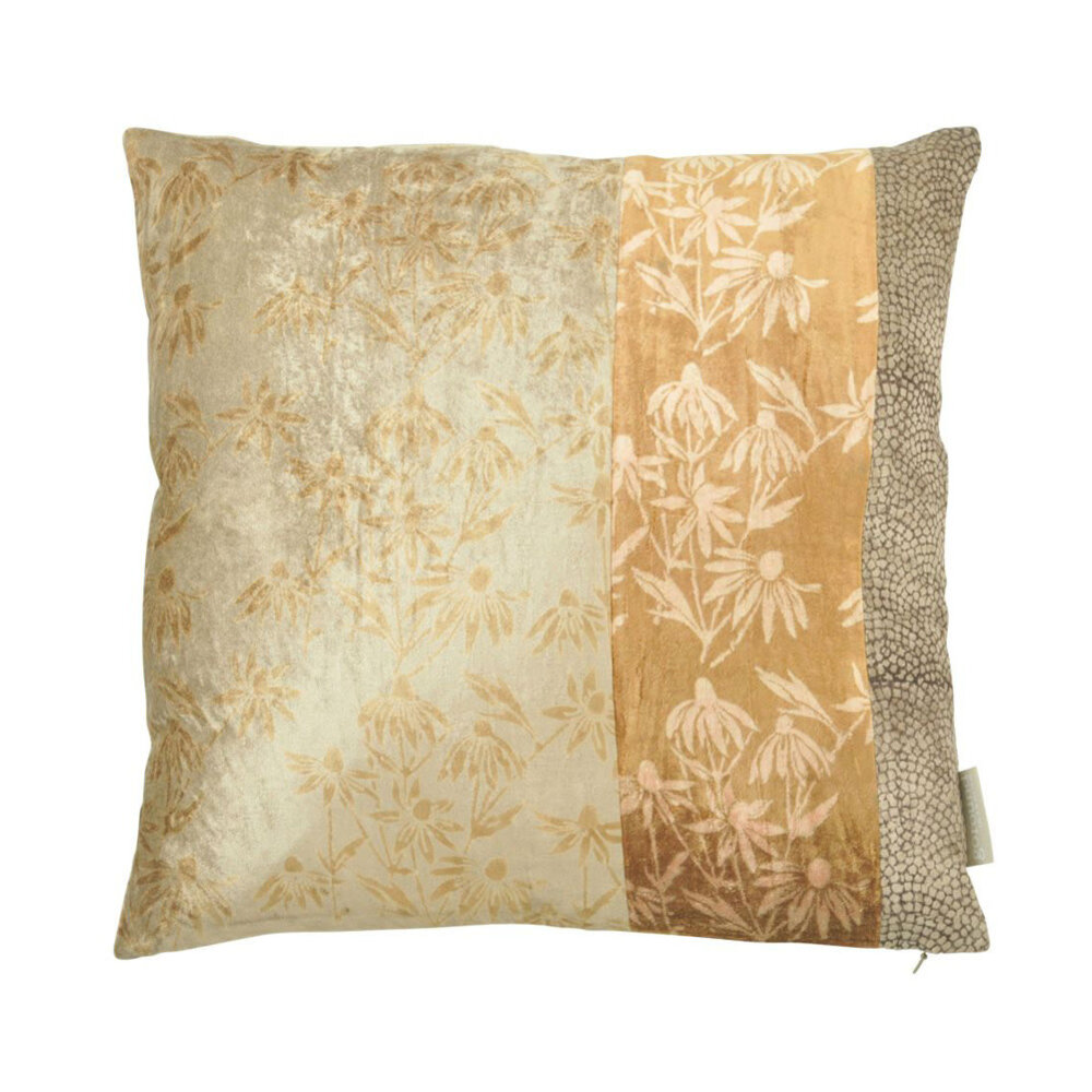 Melting Pot - Sierkussen Willa Beige-Bruin Fluweel 45x45cm Melting Pot - Sierkussen Willa Beige-Bruin Fluweel 45x45cm