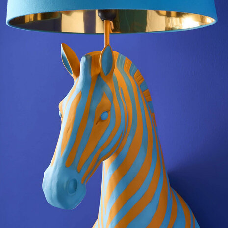 Werns - Design Vloerlamp Zebra Zora Blauw-Oranje 47x153cm met Lichtblauwe Lampenkap Werns - Design Vloerlamp Zebra Zora Blauw-Oranje 47x153cm met Lichtblauwe Lampenkap
