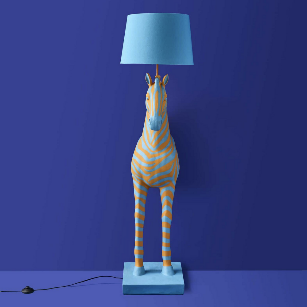 Werns - Design Vloerlamp Zebra Zora Blauw-Oranje 47x153cm met Lichtblauwe Lampenkap Werns - Design Vloerlamp Zebra Zora Blauw-Oranje 47x153cm met Lichtblauwe Lampenkap