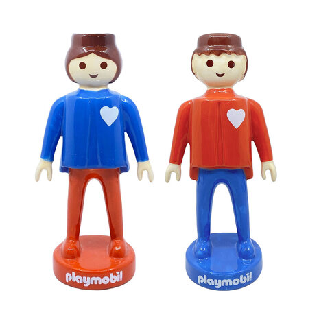 Blogo Design - Vaas - Beeld Playmobil Jongen Rood Keramiek 12x25cm Blogo Design - Vaas - Beeld Playmobil Jongen Rood Keramiek 12x25cm