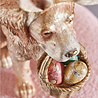 Werns - Beeld Hond met Mand Bruin-Goud 31x41cm