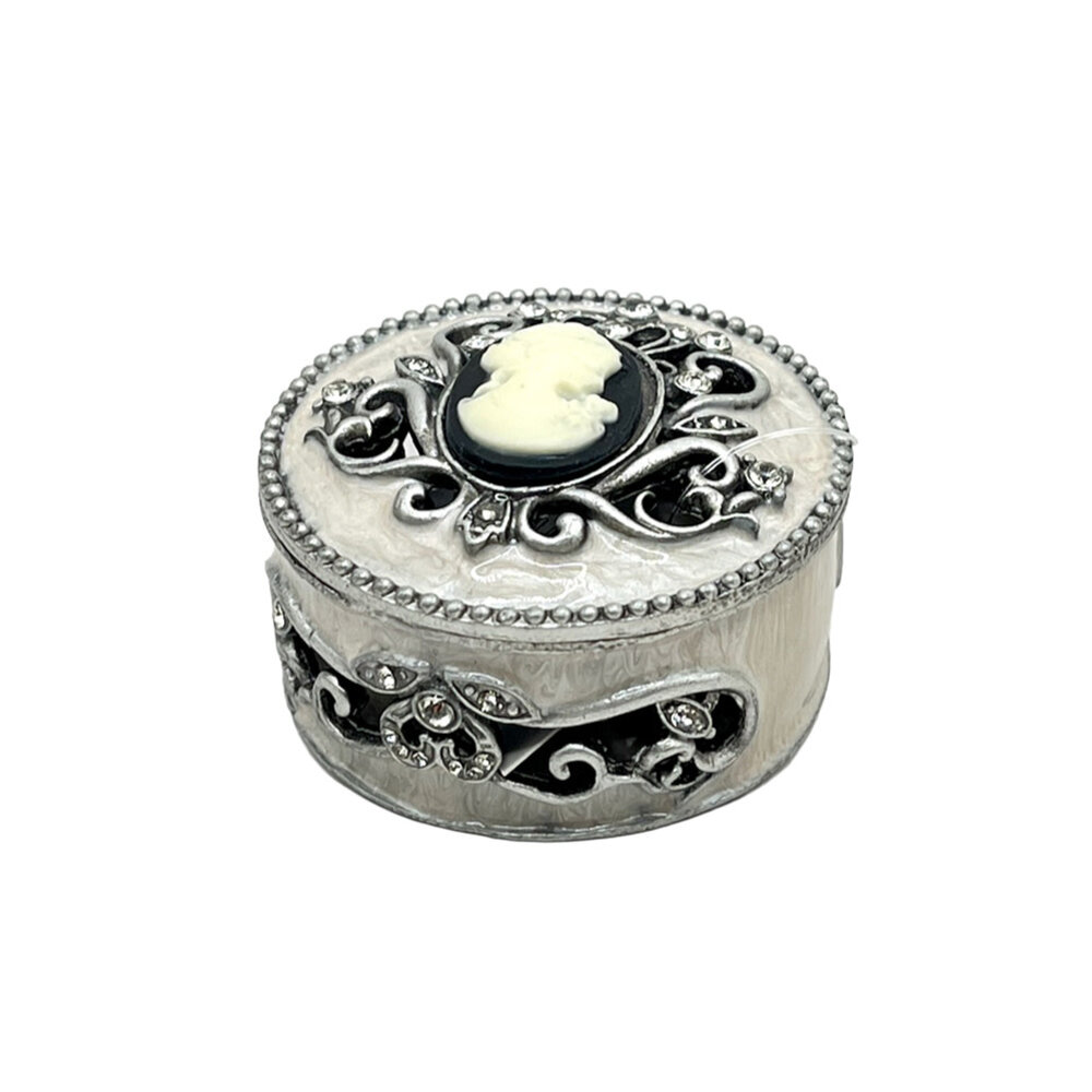 Melting Pot - Sieraden Doosje Rond Camee Zwart-Wit Metaal 6x6cm Melting Pot - Sieraden Doosje Rond Camee Zwart-Wit Metaal 6x6cm