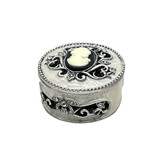 Melting Pot - Sieraaddoosje Rond Camee Zwart-Wit Metaal 6x6cm Melting Pot - Sieraaddoosje Rond Camee Zwart-Wit Metaal 6x6cm
