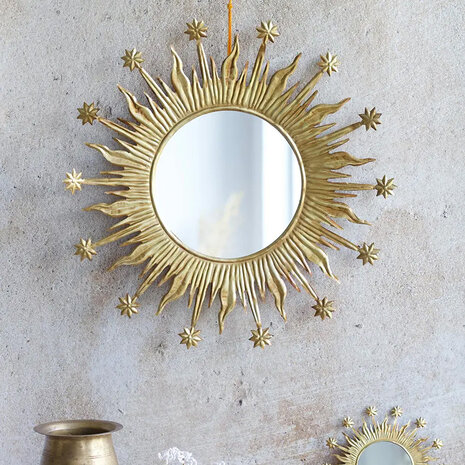 Melting Pot - Spiegel Rond Flames Stars Antiek Goud 40x40cm Melting Pot - Spiegel Rond Flames Stars Antiek Goud 40x40cm