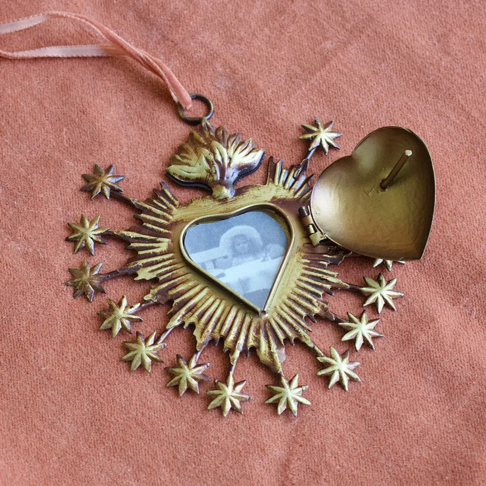 Melting Pot - Fotolijstje Mini Hartje Sterren Antiek Goud 10x10cm - foto 3x3cm Melting Pot - Fotolijstje Mini Hartje Sterren Antiek Goud 10x10cm - foto 3x3cm