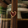 Doing Goods - Ladeknop Pyar Heart Red Messing 6x6cm
