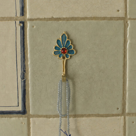 Doing Goods - Wandhaak Sadie Turquoise-Rood Messing 4x9cm Doing Goods - Wandhaak Sadie Turquoise-Rood Messing 4x9cm