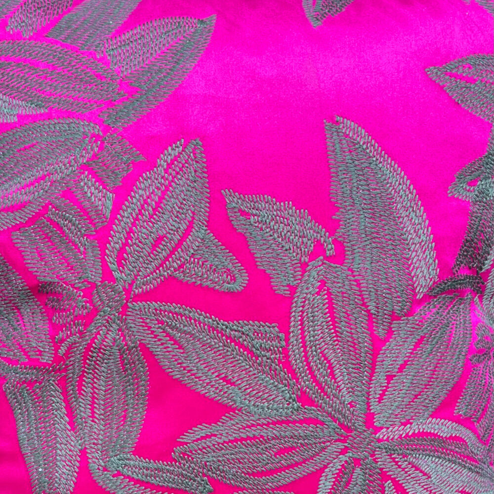 Colmore - Sierkussen Leaves Fuchsia Groen Fluweel 50x50cm Geborduurd met Franjes