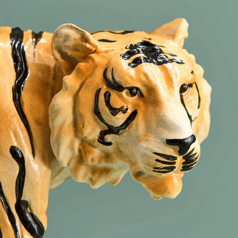 Werns - Kandelaar Tijger met Papegaaien Multicolor – Polyresin & Metaal 24x11x42cm 3-houders Werns - Kandelaar Tijger met Papegaaien Multicolor – Polyresin & Metaal 24x11x42cm 3-houders