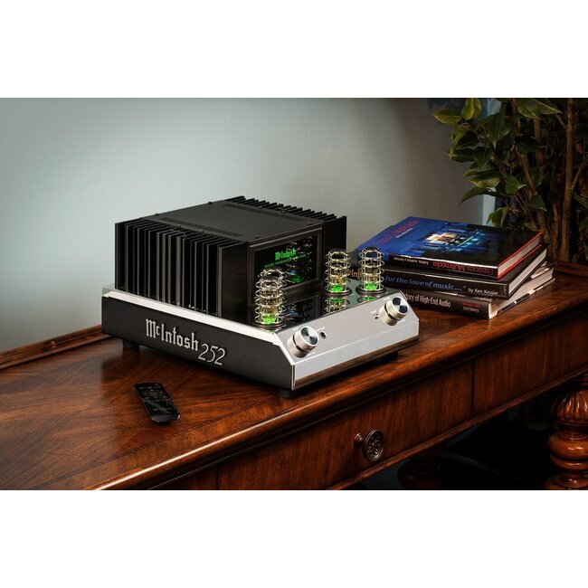 McIntosh MA252 eindversterker