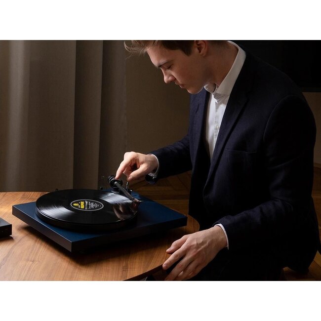 Pro-Ject Debut Carbon EVO Satijn Blauw