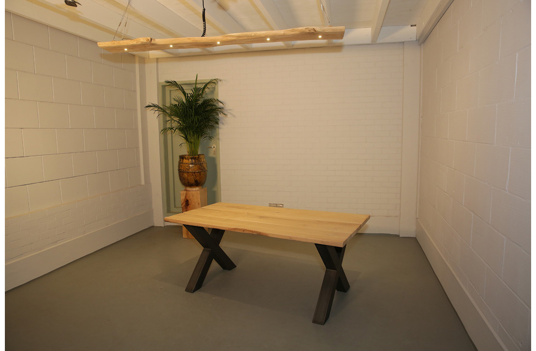 Eikenhouten eettafel 175 x 90 cm | X-profiel onderstel