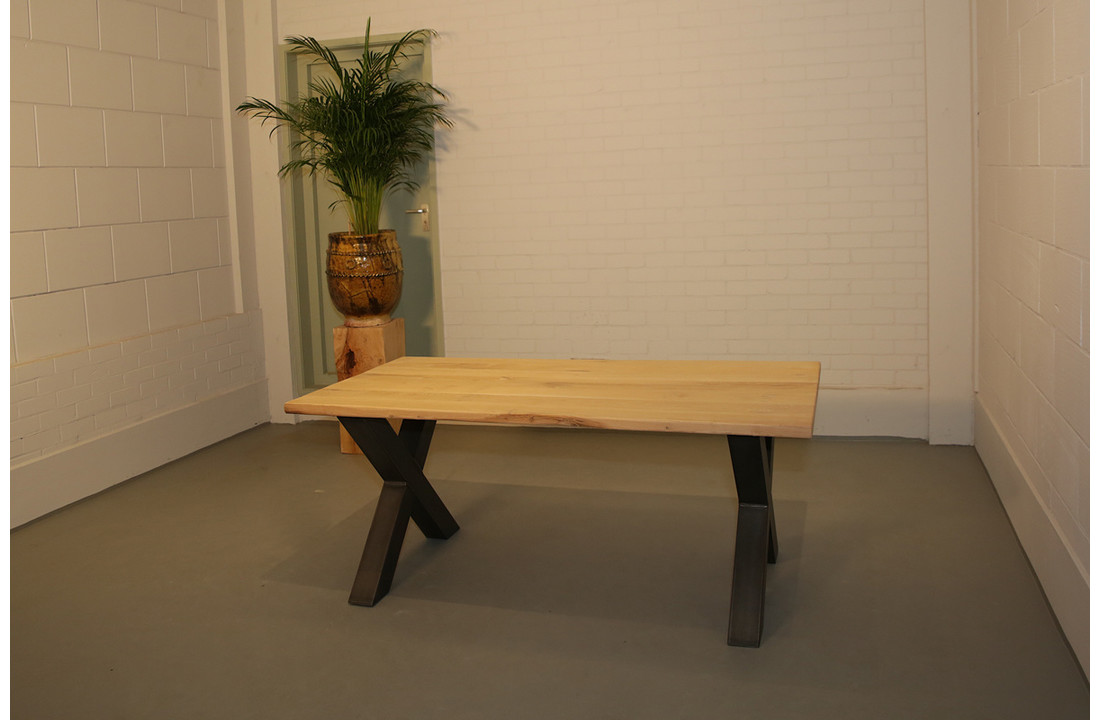 Eikenhouten eettafel 175 x 90 cm | X-profiel onderstel