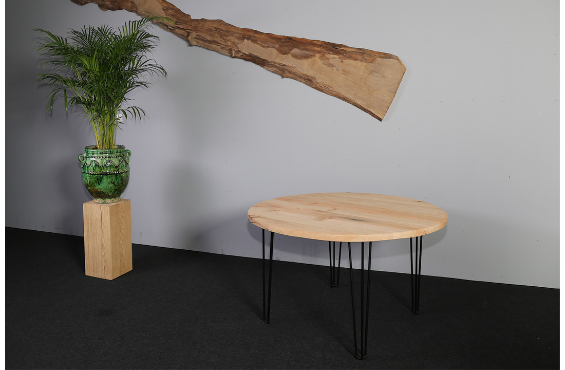 Ronde eettafel Ø 130 cm van vleugelnoot | 4 x pin poot zwart
