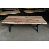 Buitentafel Amerikaans  eiken 250 x 100 cm  | X-profiel 10 x 10 cm zwart