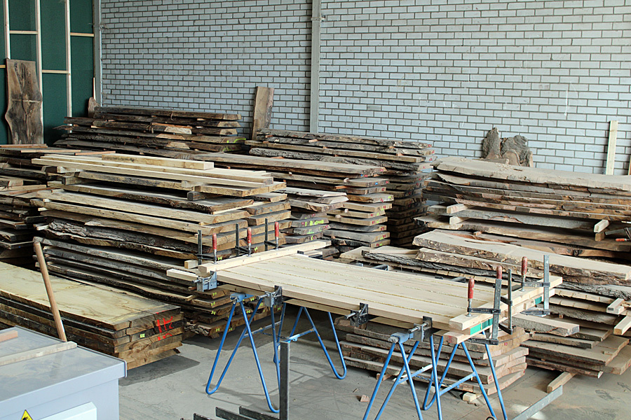 Schaaldelen Bollenstreekhout Ruw hout Boomstamplanken Eikenhout