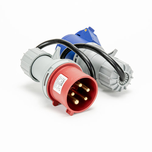 Soolutions CEE red 32A (male) to CEE blue 32A (female)