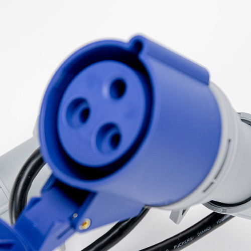 Soolutions rouge CEE 32A (mâle) au bleu CEE 32A (femelle)
