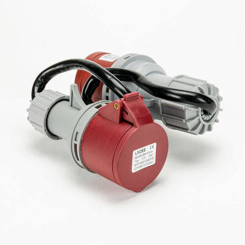 Soolutions CEE rot 32A (männlich) auf CEE rot 16A (weiblich)