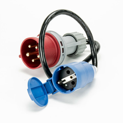 Soolutions CEE red 16A (male) to Schuko (female)