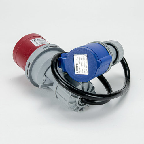 Soolutions rouge CEE 32A (mâle) au bleu CEE 16A (femelle)
