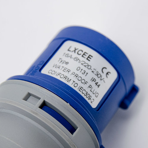 Soolutions bleu CEE 16A (mâle) au Schuko (femelle)