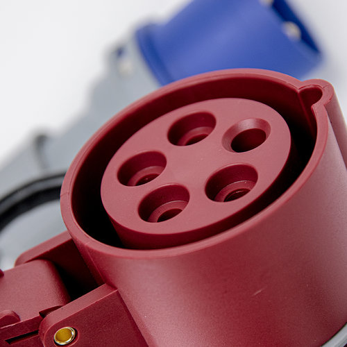 Soolutions CEE blau 16A (männlich) auf CEE rot 16A (weiblich)
