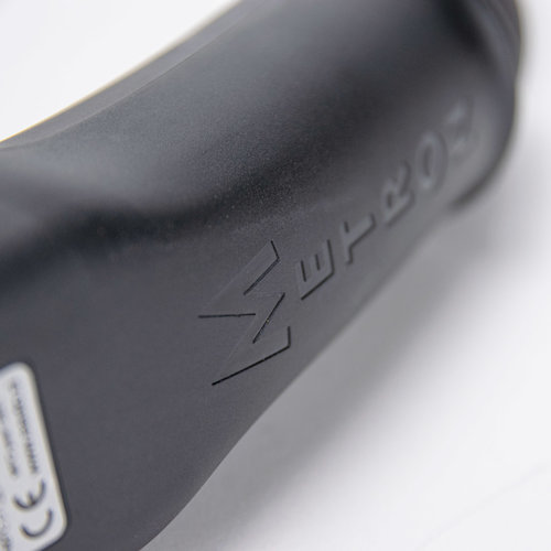 Metron Adapter Type 2 laadpunt naar rood CEE 16A stopcontact met ontgrendel functie