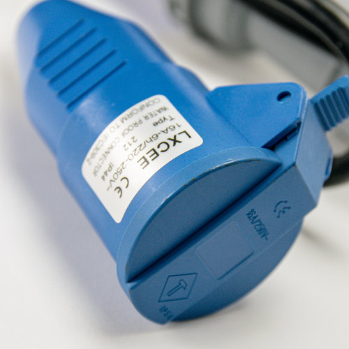 Soolutions CEE blue 32A (male) to Schuko (female)