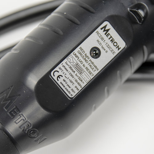 Metron Type 2 draagbare oplader voor rode CEE - 16A 3 fase | 7m zwart