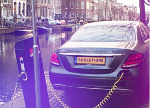 Holding a loading bay is fined in the Netherlands. Could this also happen in England?