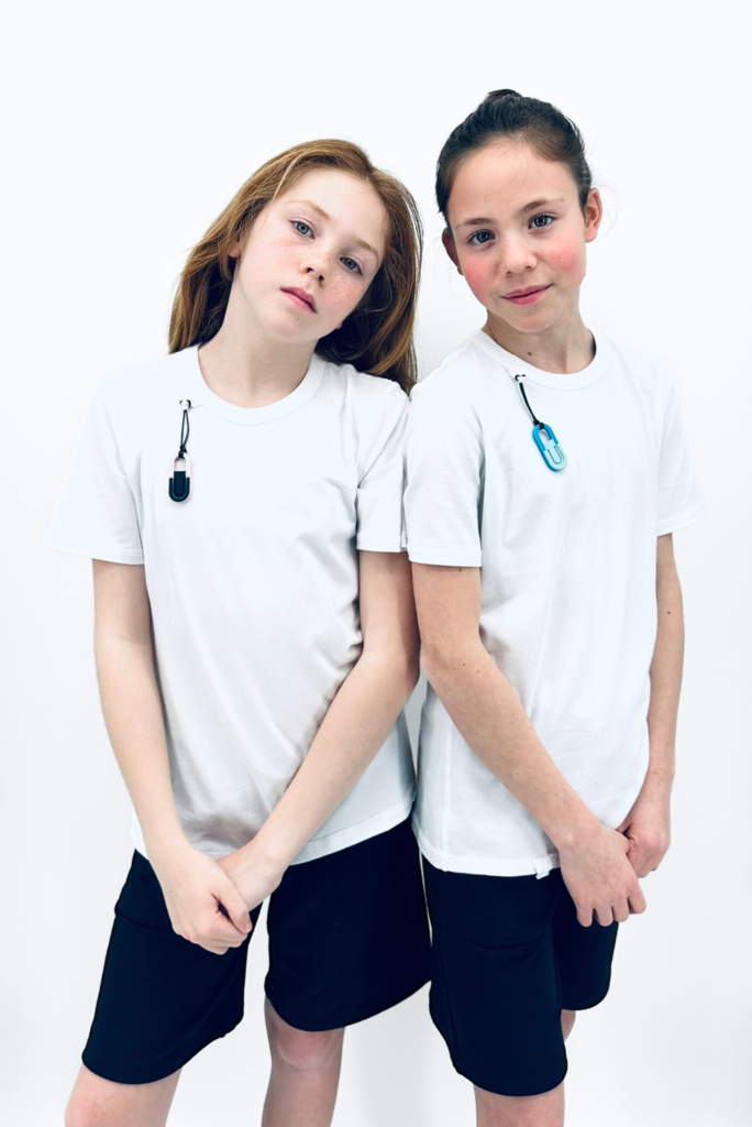 SAM OFFRE SET: T-SHIRT & SHORTS ultra doux. Sans couture pour les enfants hypersensibles.