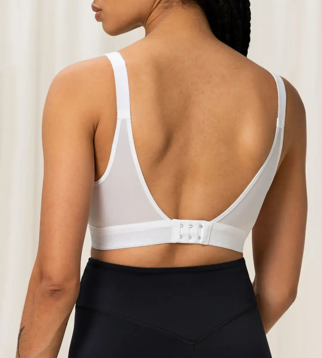 Triumph sport BH Tri-action workout N - Stevige sport bh met verstelbare bandjes Triumph sport BH Tri-action workout N - Stevige sport bh met verstelbare bandjes