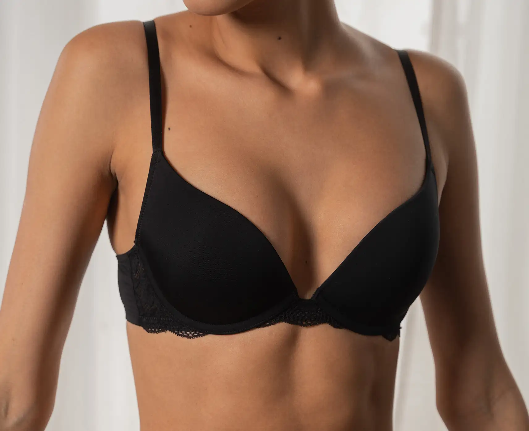 Dorina Push up / Plunge BH met beugel - Rosa - Kanten bh band - 3/4 cup - Decollete Bh