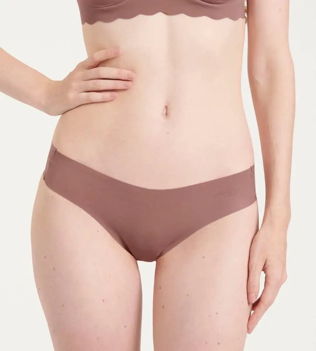 Sloggi naadloos ondergoed dames Zero hipstring microfiber 2.0 -Schijnt niet door - Onzichtbaar - katoenen kruisje Sloggi naadloos ondergoed dames Zero hipstring microfiber 2.0 -Schijnt niet door - Onzichtbaar - katoenen kruisje