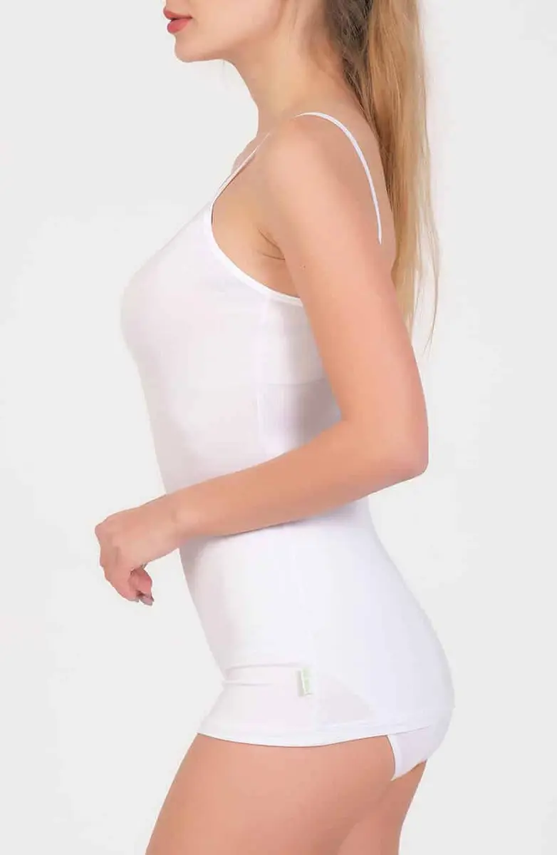 Boru Bamboo 2-pack dames spaghetti hemd - Hemdjes dames - Zwarte en witte hemdjes met smalle bandjes Boru Bamboo 2-pack dames spaghetti hemd - Hemdjes dames - Zwarte en witte hemdjes met smalle bandjes