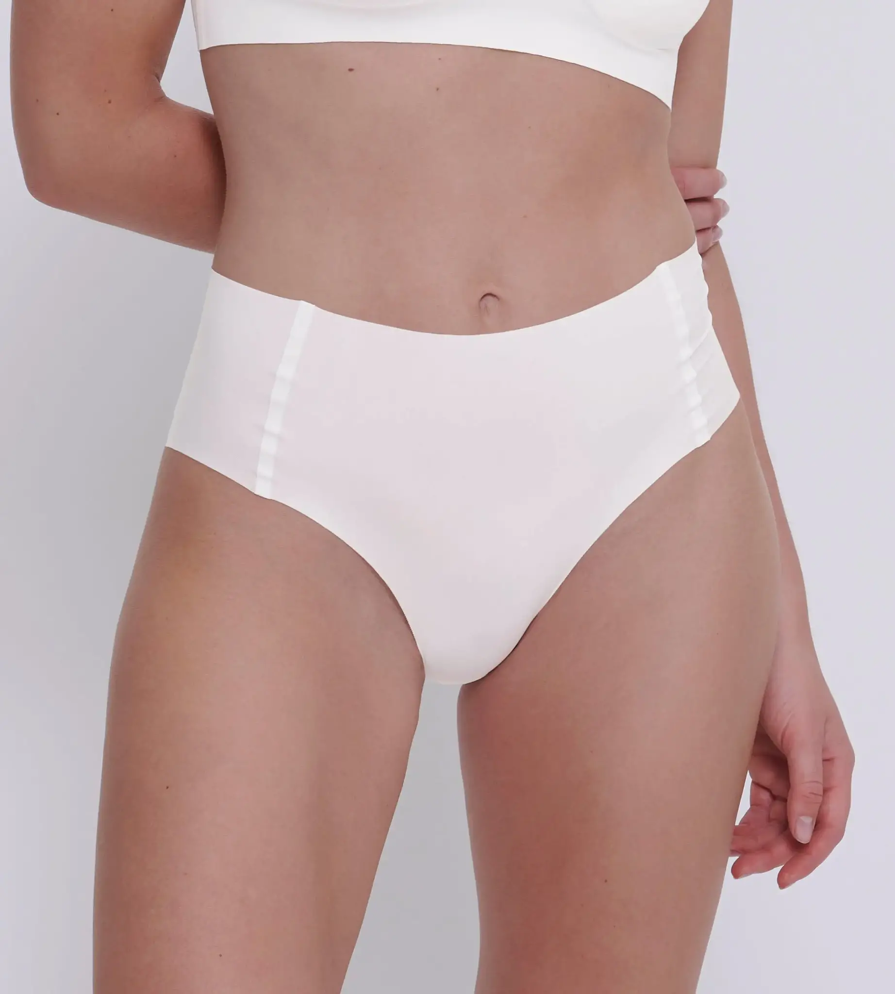 Sloggi Zero Feel taille slip dames 2.0 - High waist - Hoge naadloze dames onderbroek - Katoenen kruisje - Schijnt niet door - Zwart - Huidskleur - Donkerblauw
