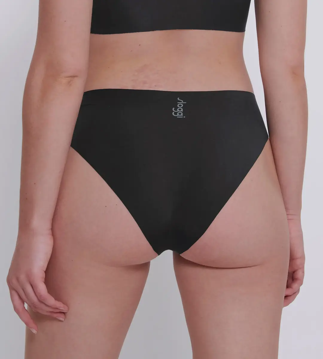 Sloggi Zero Feel High Leg slip 2.0 - Invisible - Hoog naadloze opgesneden Rio slip - Onzichtbaar - Sluit mooi aan - Dames onderbroek Sloggi Zero Feel High Leg slip 2.0 - Invisible - Hoog naadloze opgesneden Rio slip - Onzichtbaar - Sluit mooi aan - Dames onderbroek