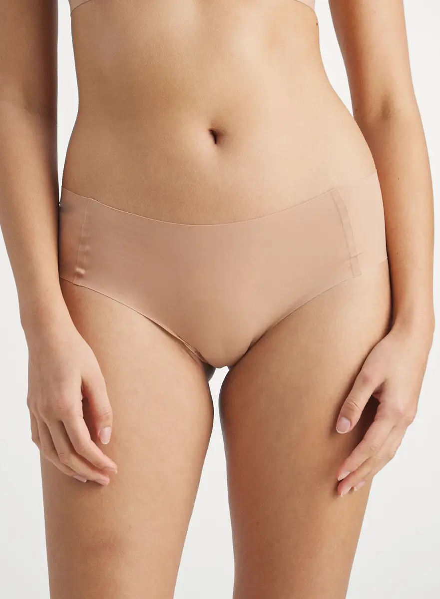 Sloggi Zero Feel hipster 2.0 - Invisible - Naadloze dames short - Dames Onderbroek die niet doorschijnt - Zwart - Huidskleur Sloggi Zero Feel hipster 2.0 - Invisible - Naadloze dames short - Dames Onderbroek die niet doorschijnt - Zwart - Huidskleur