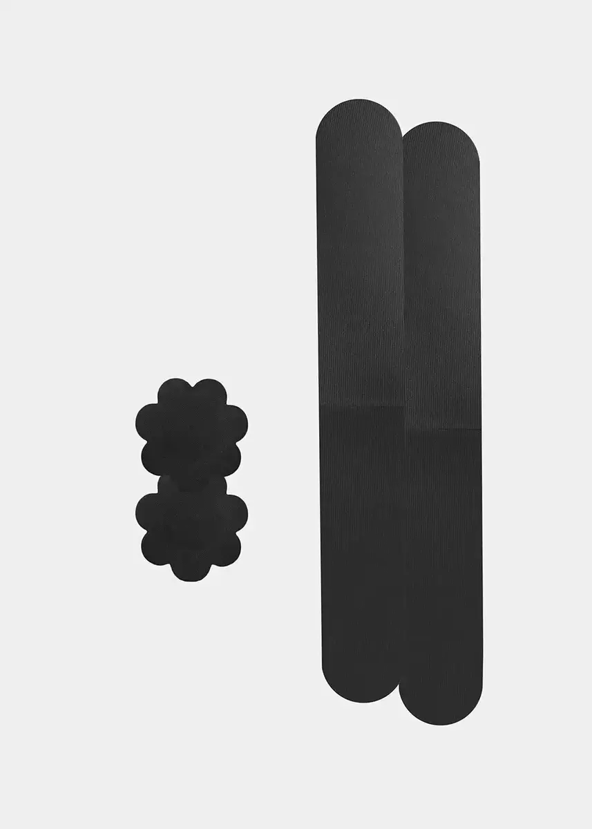 Magic BH Boob tape - BH tape - Celebrities breast Tape - Liftende boob tape - Onzichtbaar - Zwart en huidskleur Magic BH Boob tape - BH tape - Celebrities breast Tape - Liftende boob tape - Onzichtbaar - Zwart en huidskleur