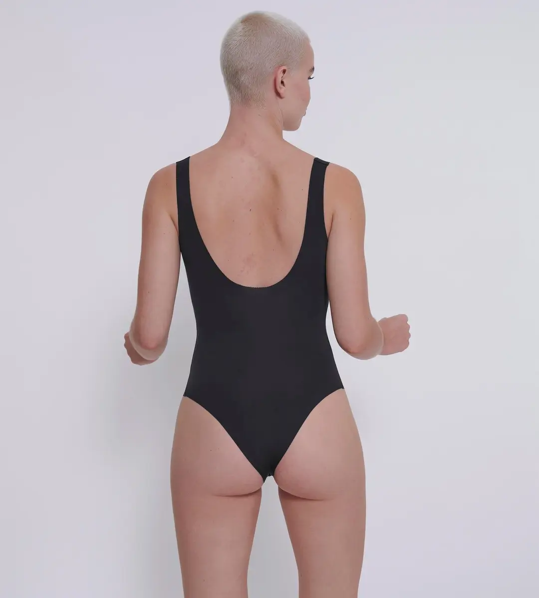 Sloggi Zero feel body 2.0 naadloos - Invisible body dames - Onzichtbare bodysuit zonder mouwen - Brede bandjes Sloggi Zero feel body 2.0 naadloos - Invisible body dames - Onzichtbare bodysuit zonder mouwen - Brede bandjes