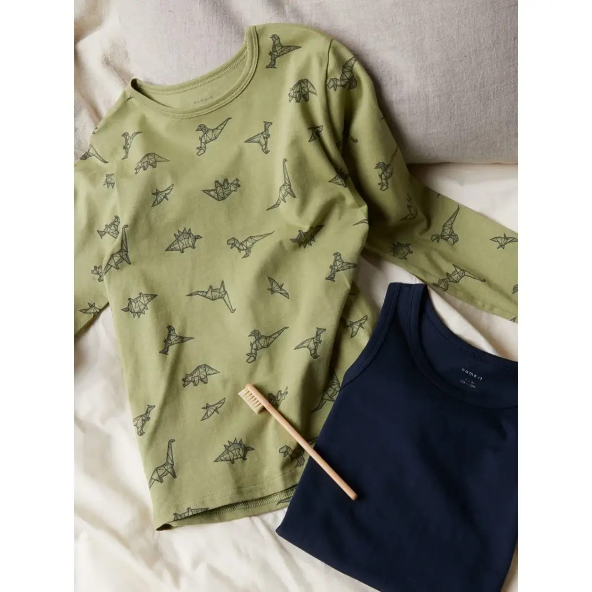 Name it jongens pyjama -  Dino pyjama - Sage Dinosaurus - Katoenen pyjama