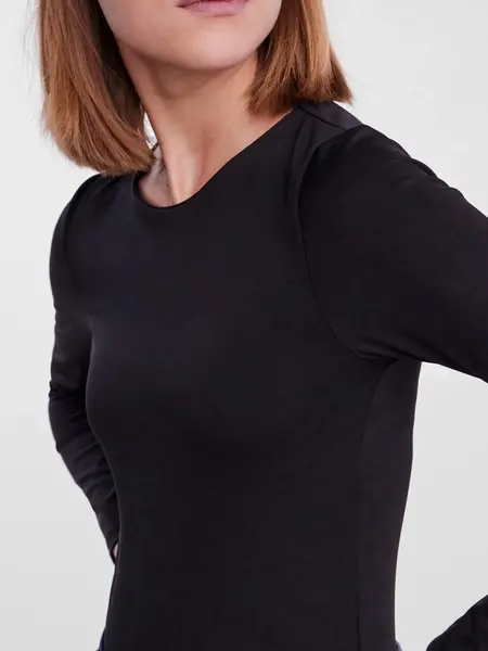 Pieces body lange mouw - PCNEJA - Bodysuit naadloos - Ronde hals - Zwart - Huidskleur - Witte body Pieces body lange mouw - PCNEJA - Bodysuit naadloos - Ronde hals - Zwart - Huidskleur - Witte body